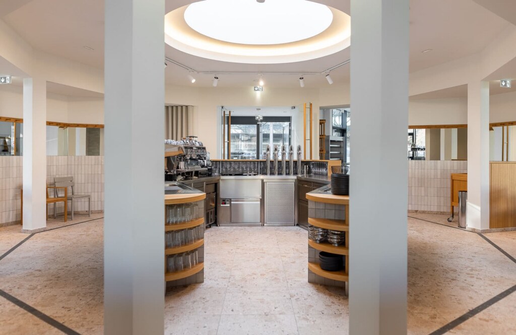 2022_08_KENH_PRATERSTERN_best16_byAkosBurg