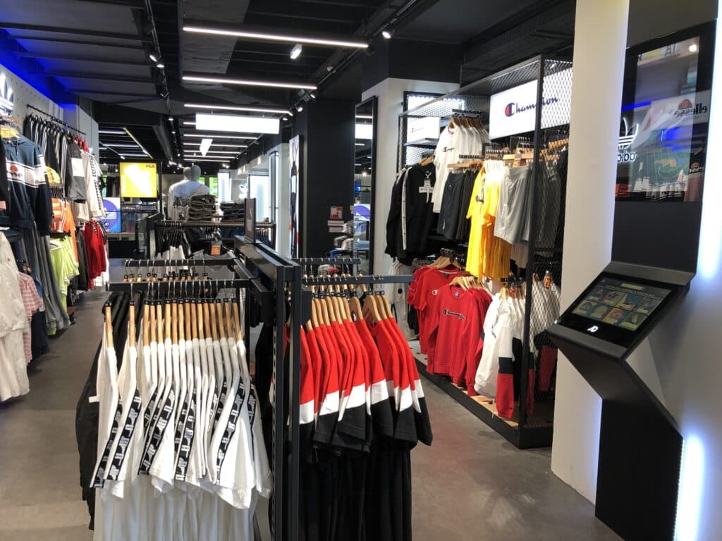 IMG_4020 JD Sports Wien MaHi Kleidung