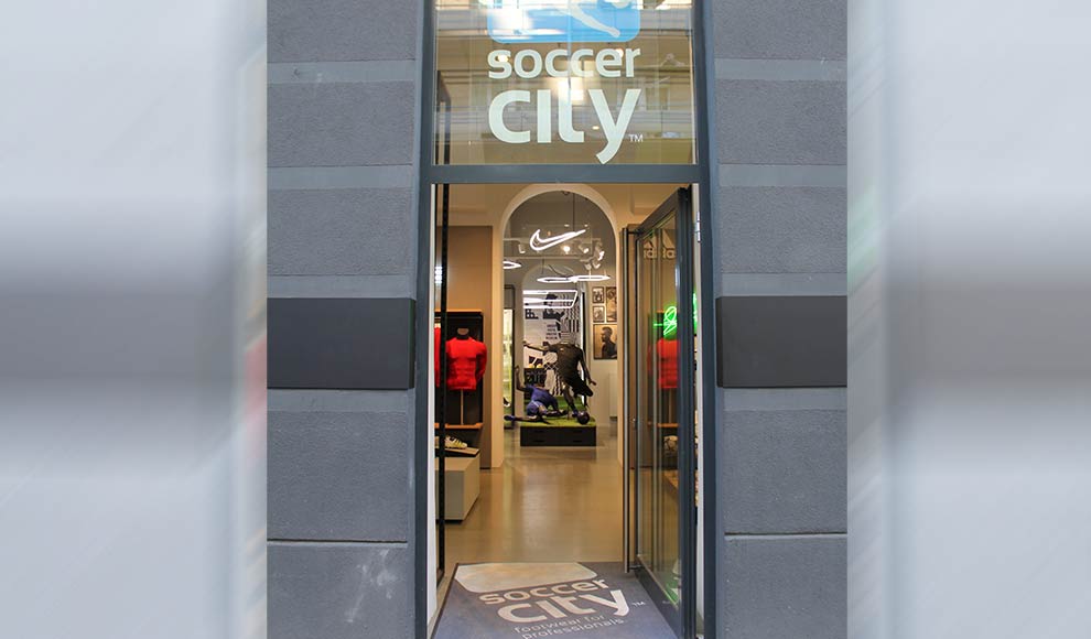Projekt Kraft: Ladenbau für Soccer City Wien