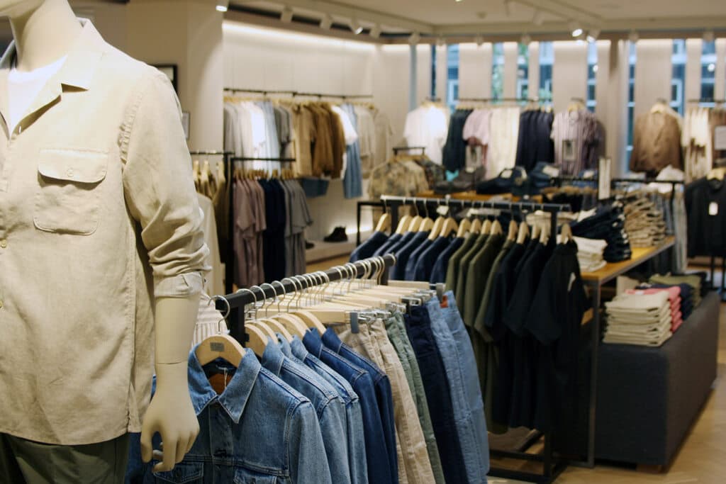 Innenausbau MANGO Rotterdam, Projekt Kraft Innenausbau MANGO Rotterdam, Projekt Kraft