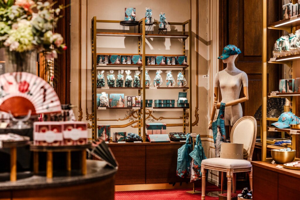 Christian-Steinbrenner_Schönbrunn-Group_Shop_Projekt-Kraft_01 Ladenbau und Shop Ausstattung durch Projekt Kraft, Foto: Christian Steinbrenner