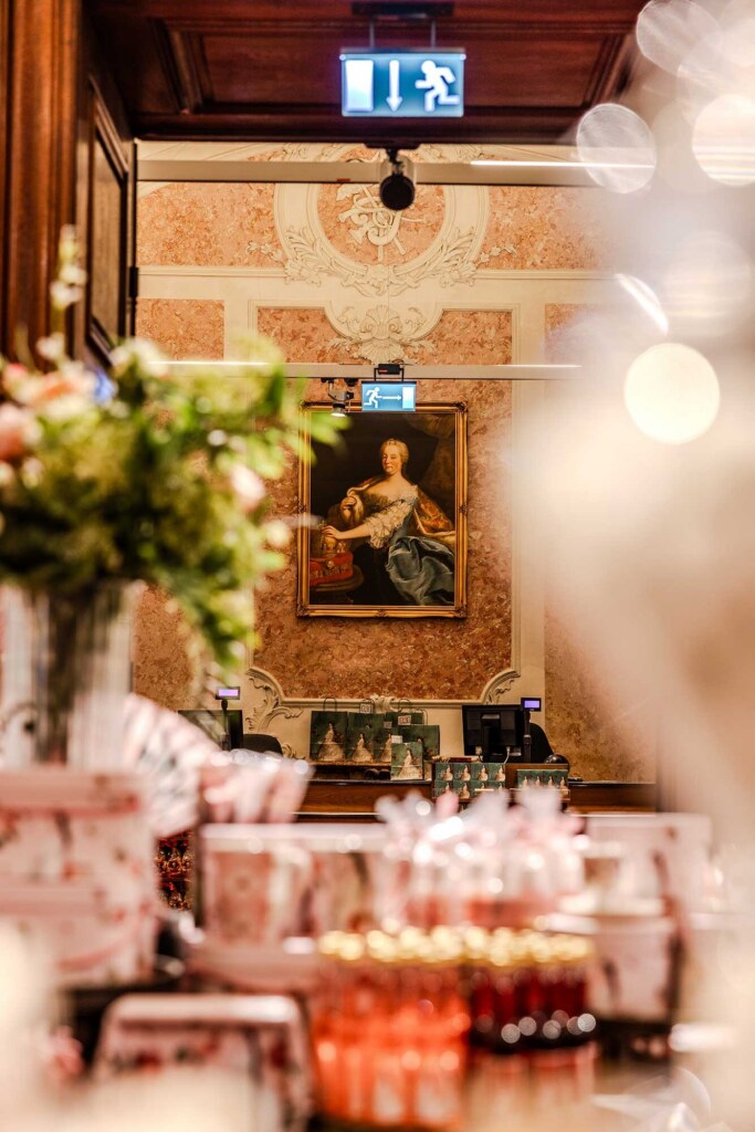 Christian-Steinbrenner_Schönbrunn-Group_Shop_Projekt-Kraft_07 Ladenbau und Shop Ausstattung durch Projekt Kraft, Foto: Christian Steinbrenner