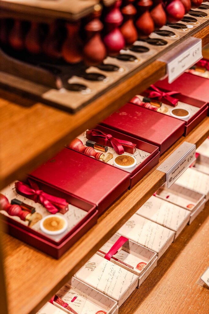 Christian-Steinbrenner_Schönbrunn-Group_Shop_Projekt-Kraft_09 Ladenbau und Shop Ausstattung durch Projekt Kraft, Foto: Christian Steinbrenner