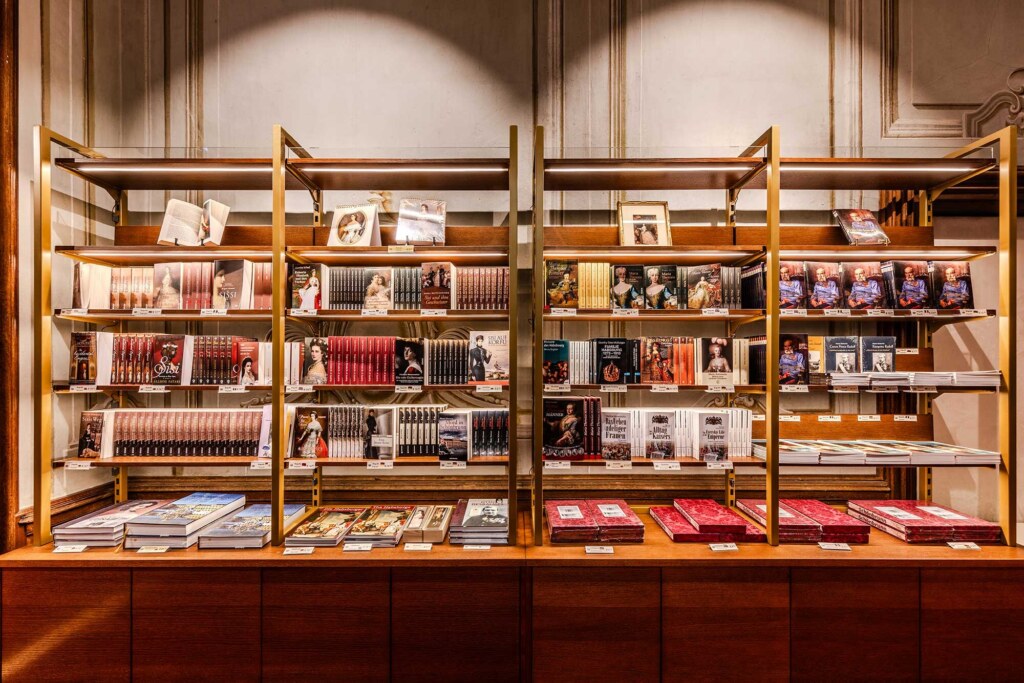 Christian-Steinbrenner_Schönbrunn-Group_Shop_Projekt-Kraft_10 Ladenbau und Shop Ausstattung durch Projekt Kraft, Foto: Christian Steinbrenner