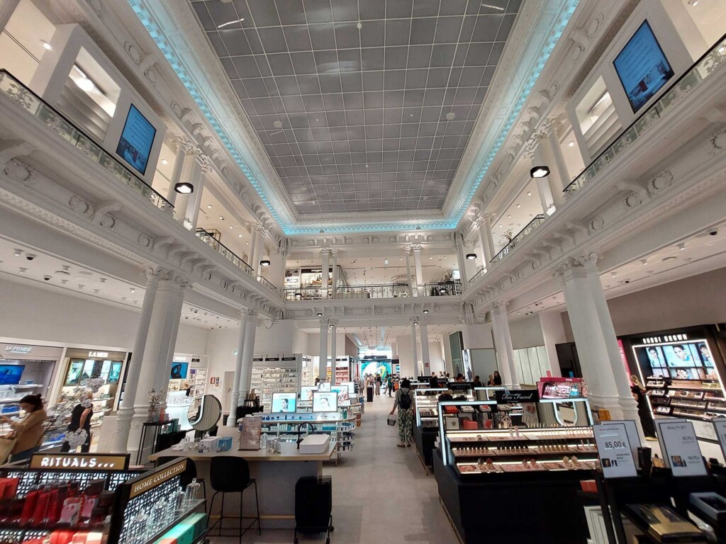 Douglas_Kaerntnerstraße_Projekt-Kraft_03 Douglas Kärntnerstraße Shop- und Büroumbau durch Projekt Kraft