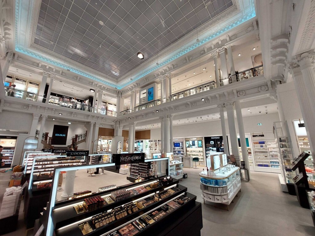 Douglas_Kaerntnerstraße_Projekt-Kraft_04 Douglas Kärntnerstraße umgesetzt von Projekt Kraft